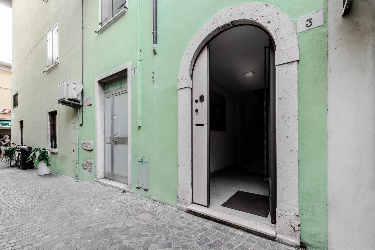 Lazise Boutique Apartment Lago E Relax Buitenkant foto