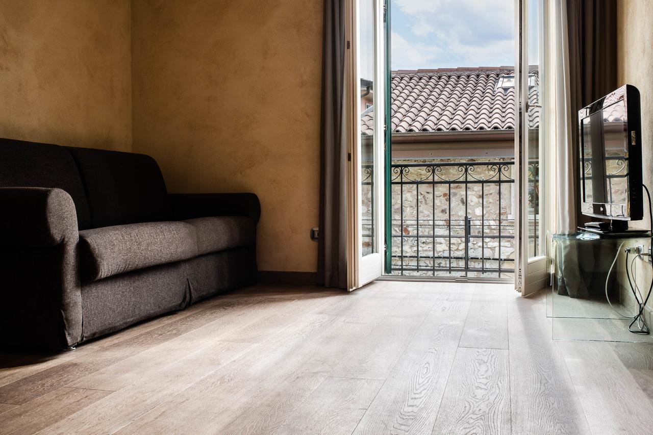 Lazise Boutique Apartment Lago E Relax Buitenkant foto