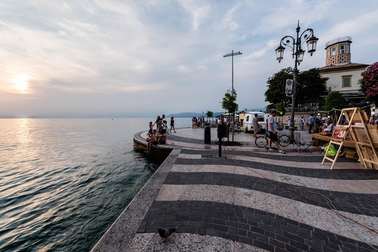 Lazise Boutique Apartment Lago E Relax Buitenkant foto